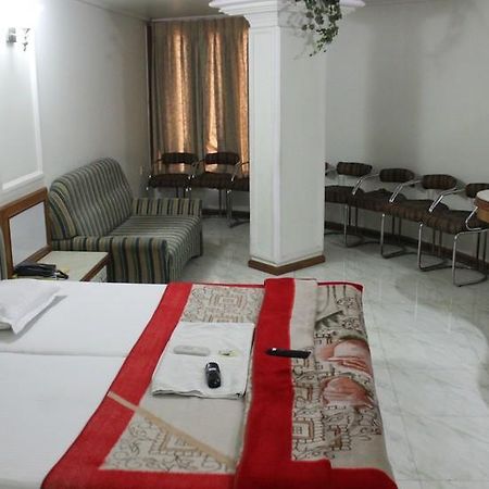 Hotel Unnati Ahmedabad Luaran gambar