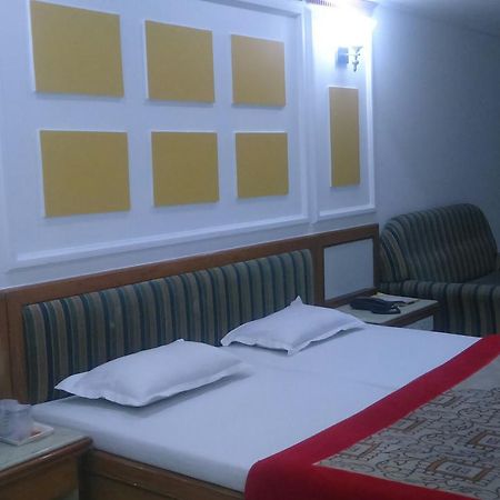Hotel Unnati Ahmedabad Luaran gambar