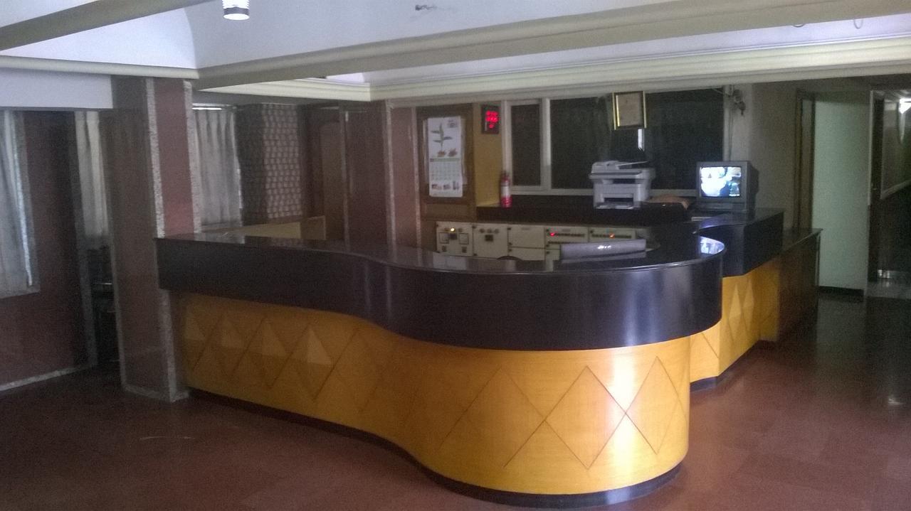 Hotel Unnati Ahmedabad Luaran gambar